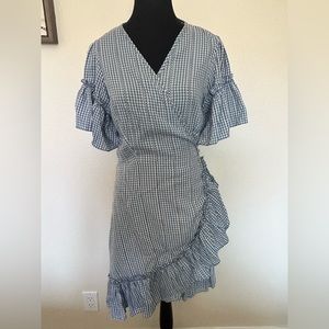 NWOT - Max studio wrap dress